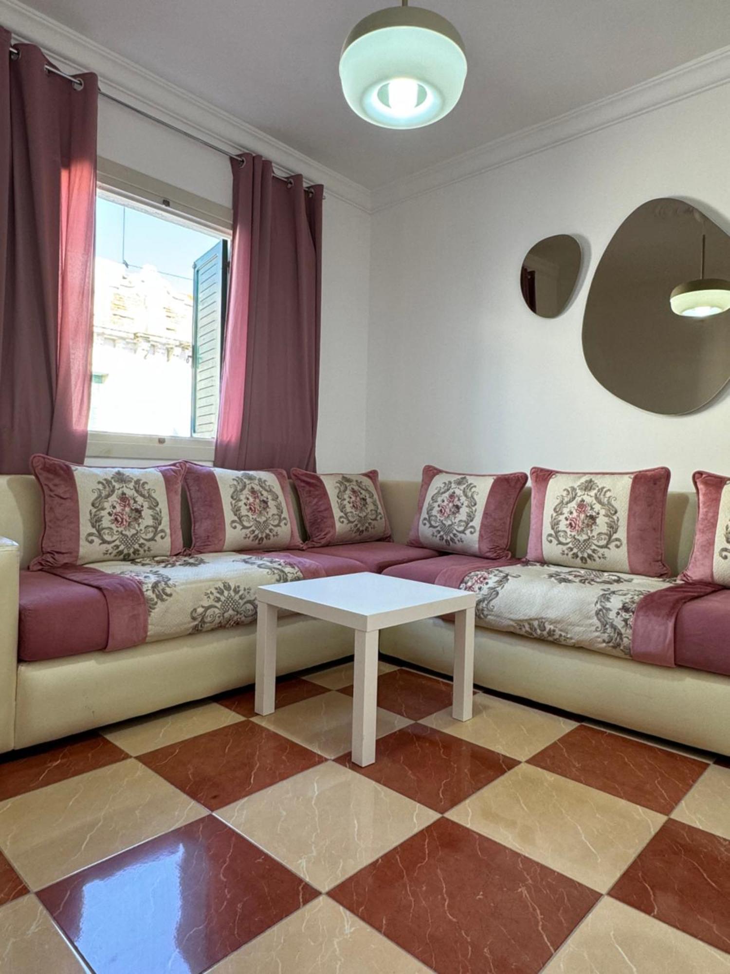 Joli Appart Avec Terrasse Au Centre Ville Tétouan エクステリア 写真