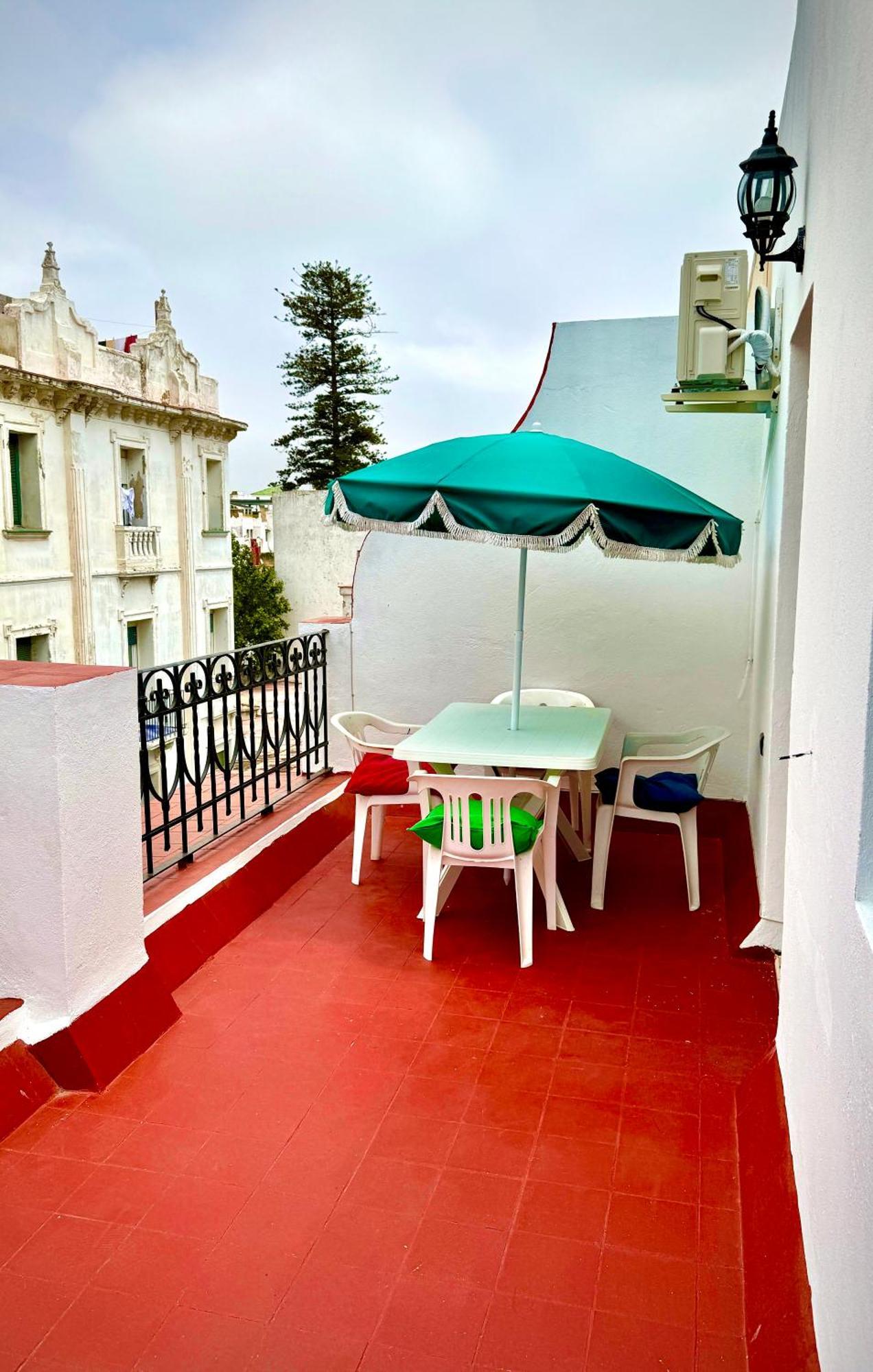 Joli Appart Avec Terrasse Au Centre Ville Tétouan エクステリア 写真